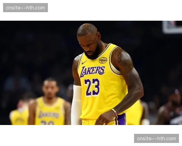 斯玛特三分7中5高效砍25分，湖人外线火力支援詹姆斯分析